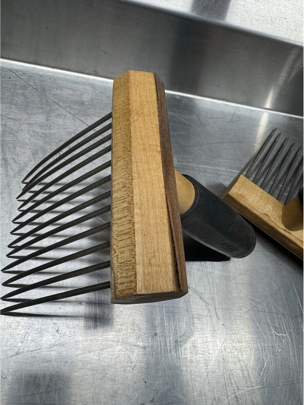 Wool combs 2 rows by Ritchey - a reliable tool for combing wool